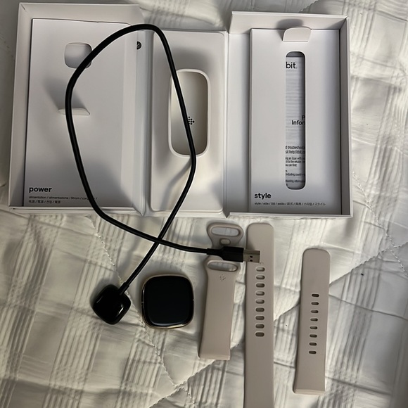 Fitbit sense - Picture 2 of 4